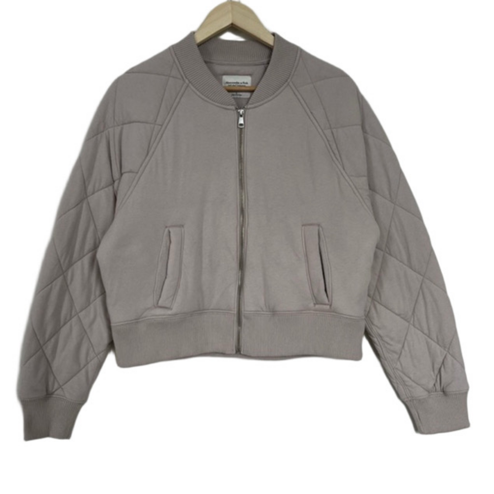 Abercrombie & Fitch Quilted Bomber Jacket Soft AF Casual Layer Cozy Warm Cropped